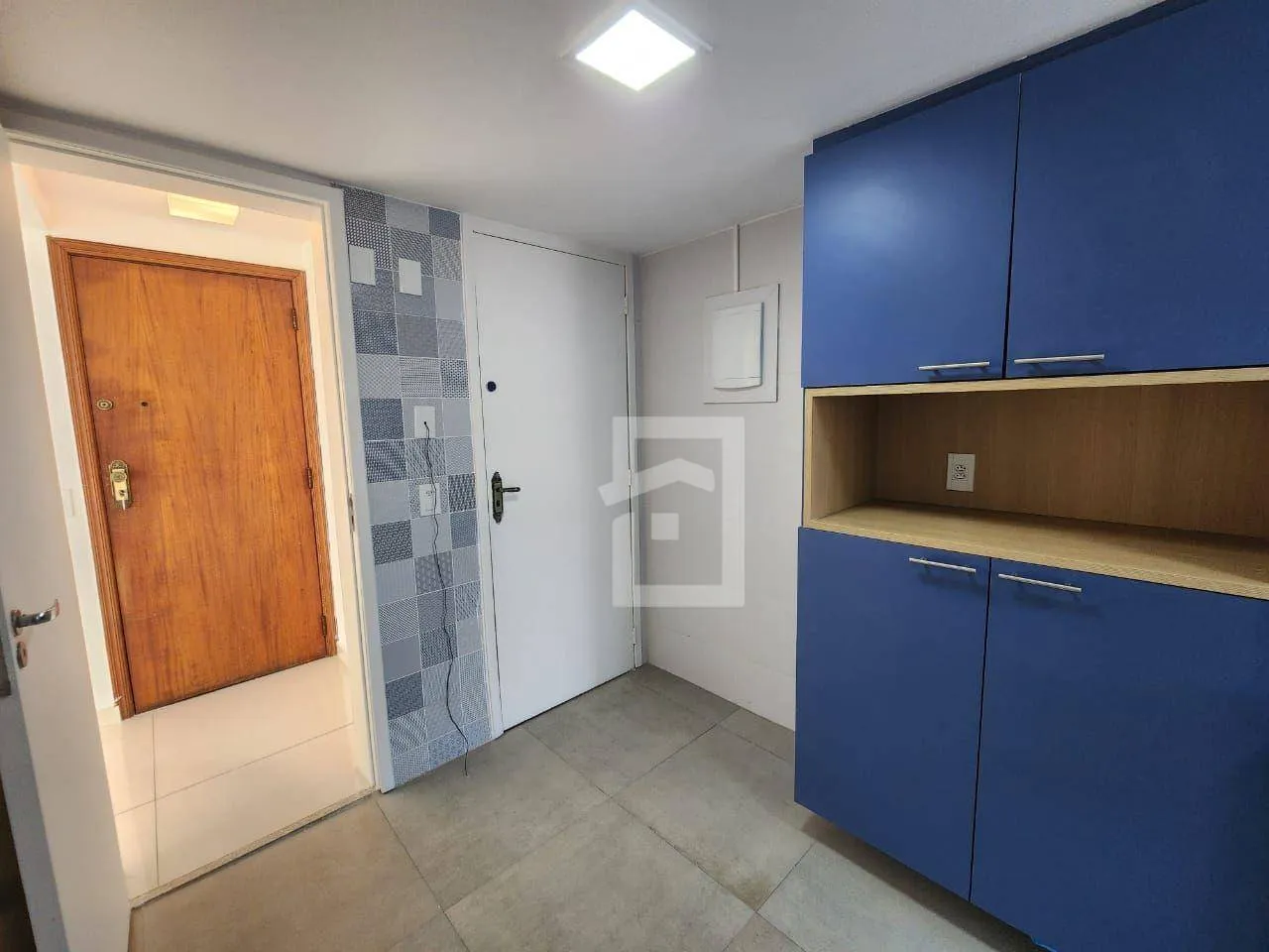 197 m² apartment on the 22nd floor with a private garden — photo 2