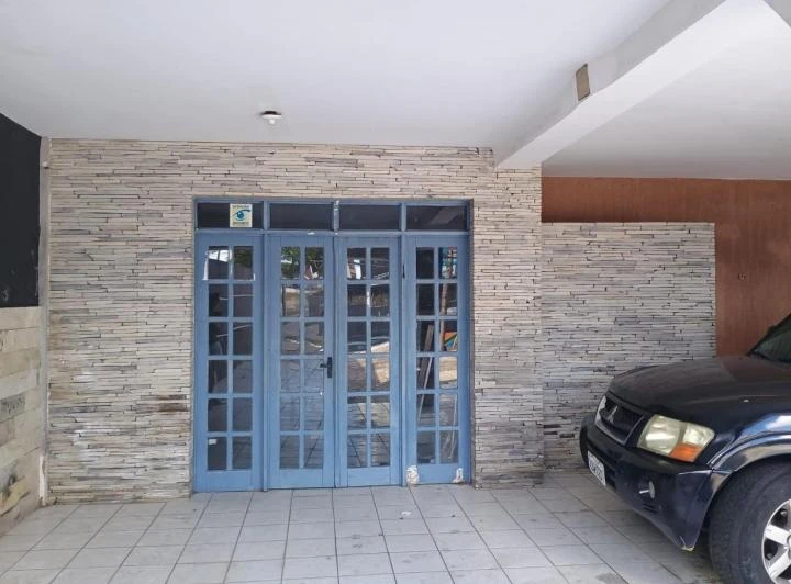 Орендна оселя з 4 спальнями з власними ванними на 600 м² — photo 6