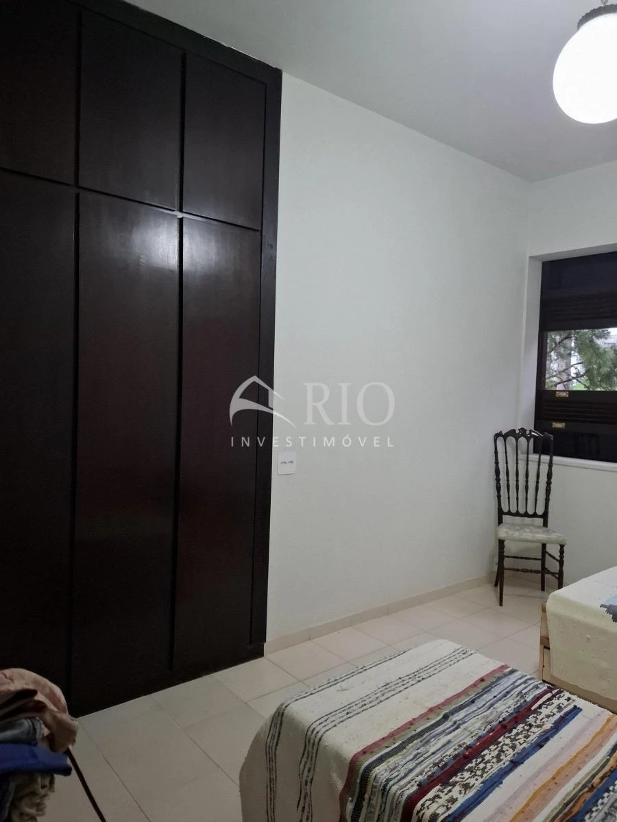 Unfurnished house with 4 bedrooms and 6 bathrooms, 945 m² — photo 45