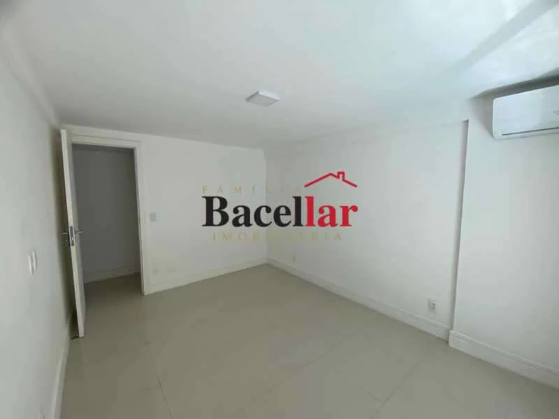 Apartamento con 4 suites y 229 m² con cocina cerrada — photo 4