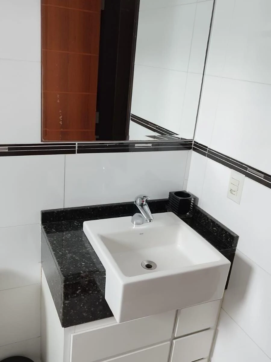 147 m² house with a bathtub and a washing machine — photo 18