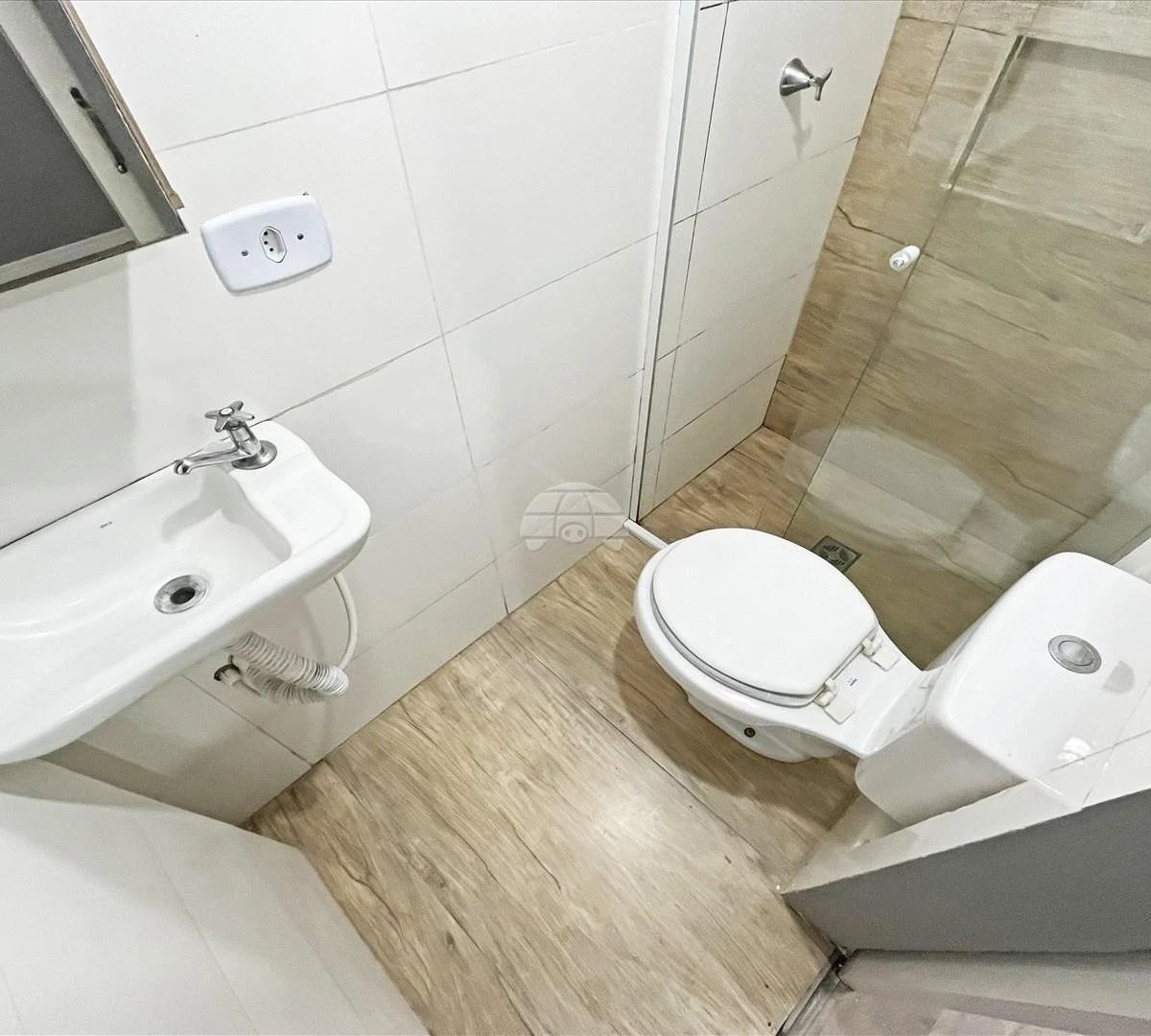 Wood or laminate floors in a 3-bedroom apartment, 48 m² — photo 4