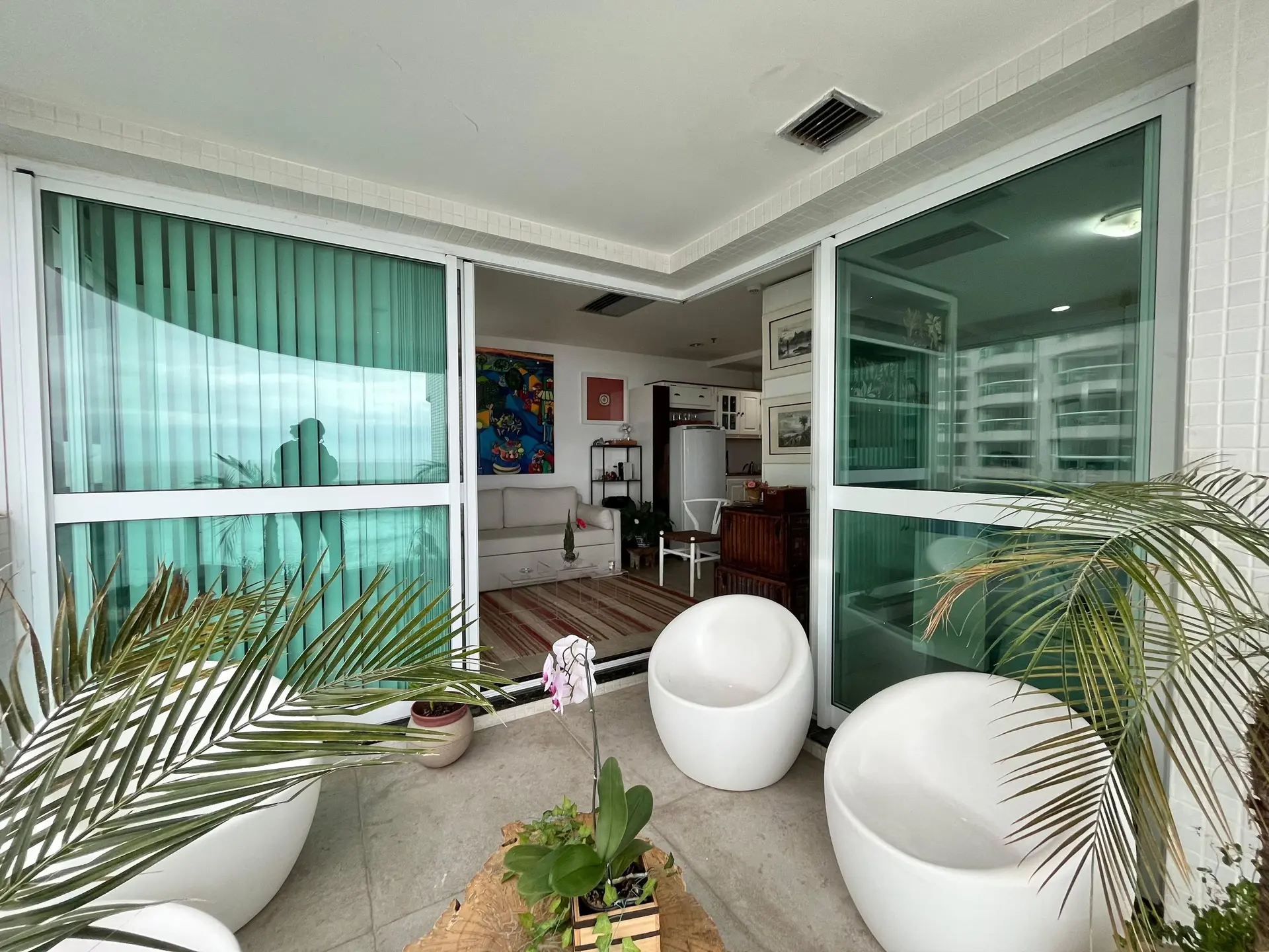 Furnished studio, 48 m², with a water view — photo 4