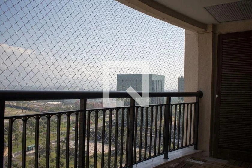 Glass-enclosed balcony in a 2-bedroom apartment, 69 m² — photo 13