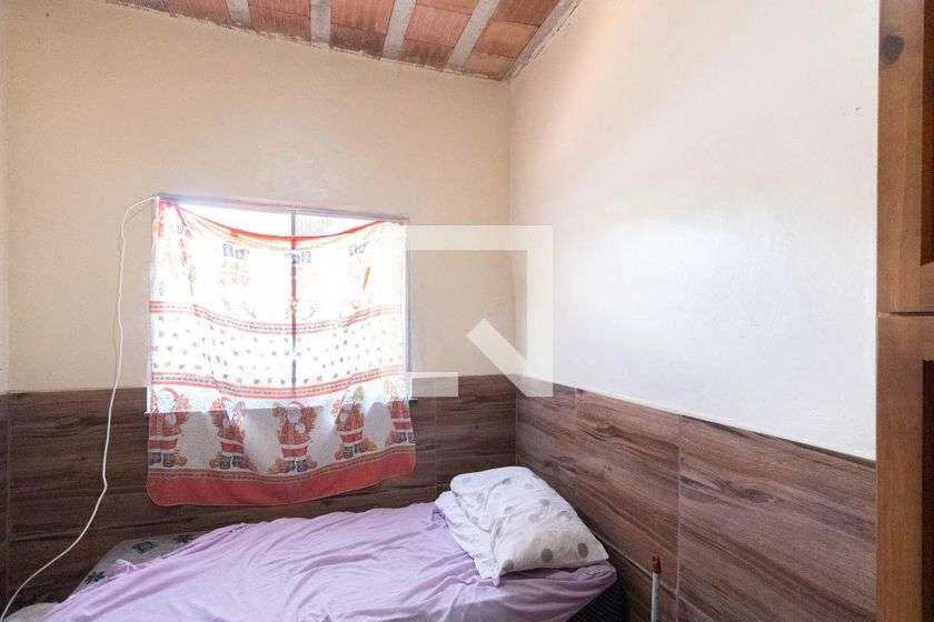 Furnished house with 4 bedrooms and 90 m² no parking — photo 2