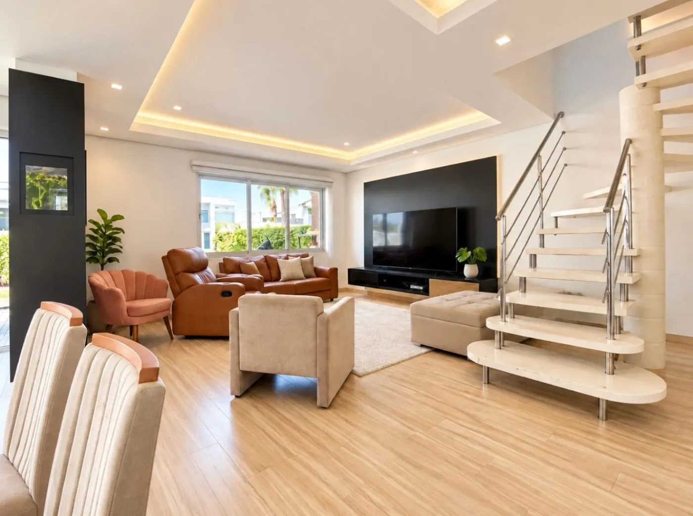 Floor-to-ceiling windows in a 3-bedroom house, 140 m²
