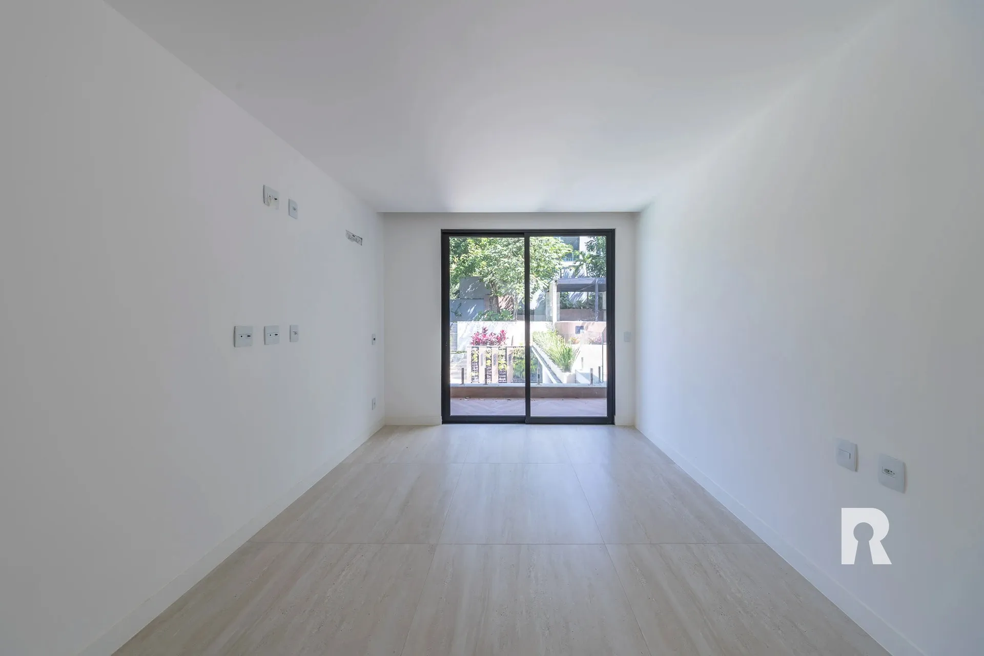 Casa moderna de 5 suítes com 7 banheiros e 2 vagas — photo 15