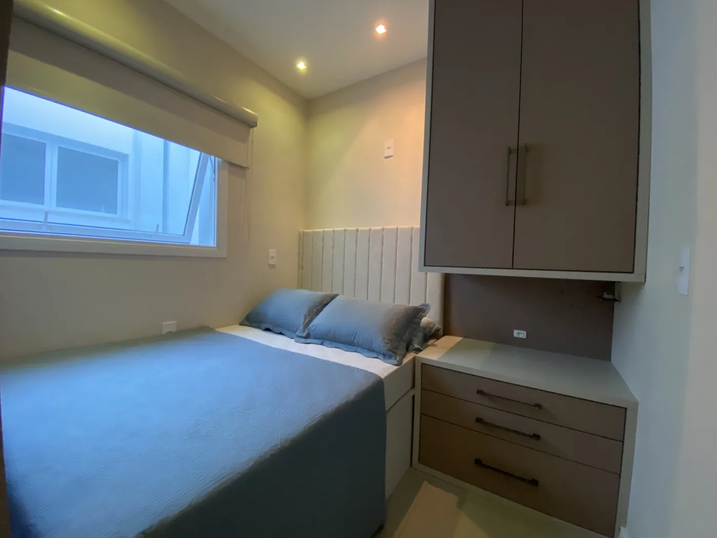 318 m² apartment with a bathtub and a water view — photo 17