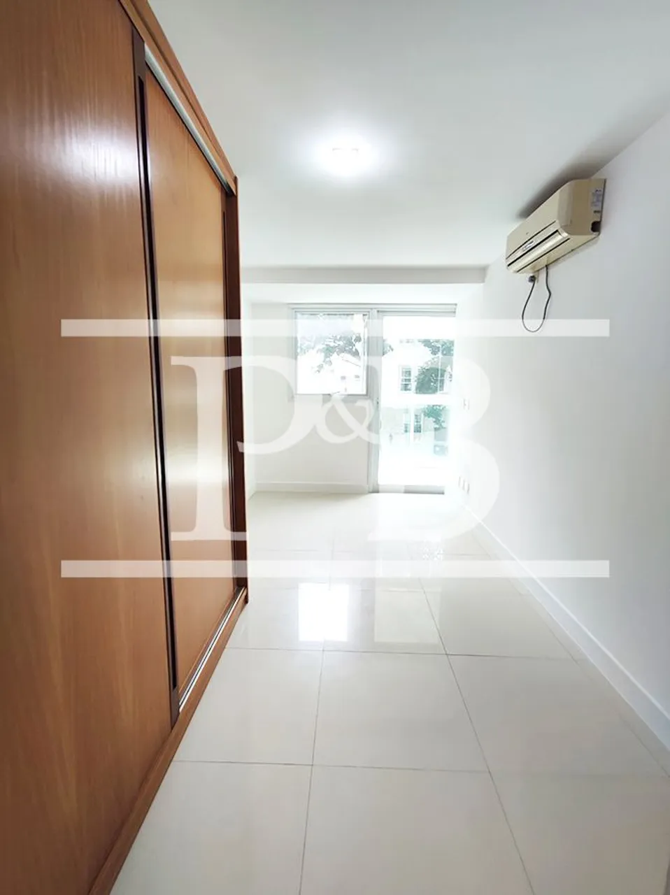 Rental apartment with 4 bedrooms and 4 bathrooms — photo 19