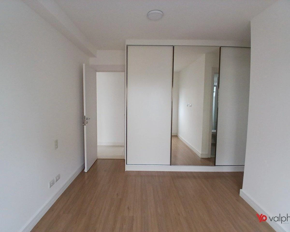 2-bedroom apartment in a building with a gym — photo 43
