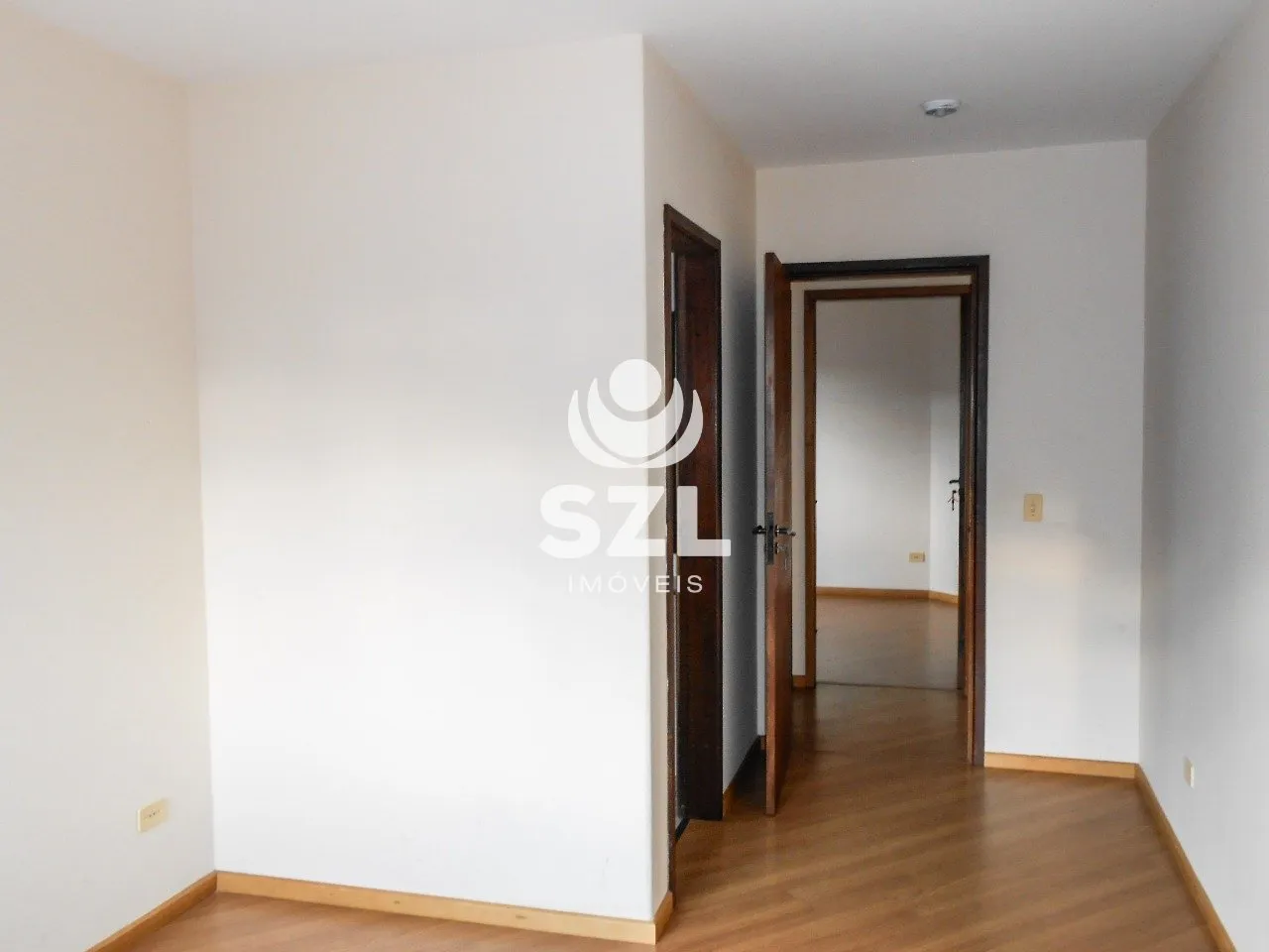 Apartment, 79 m², with wood or laminate floors — photo 19