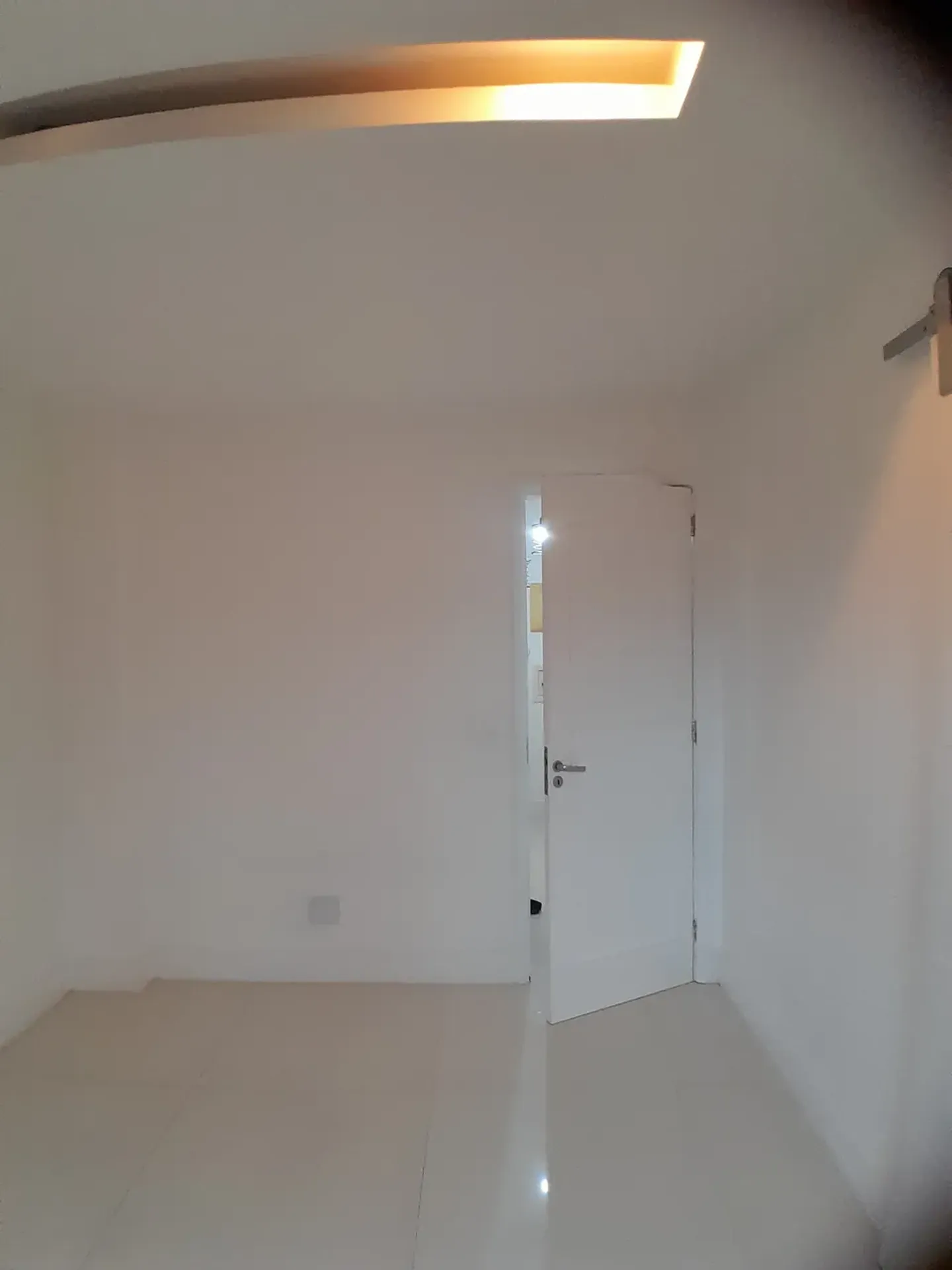 House with 4 en-suite bedrooms and 3 parking spots — photo 61