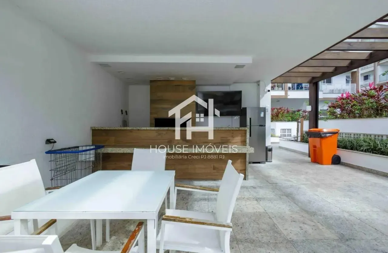 Панорамные окна и 3 спальни: квартира 150 м² — photo 39