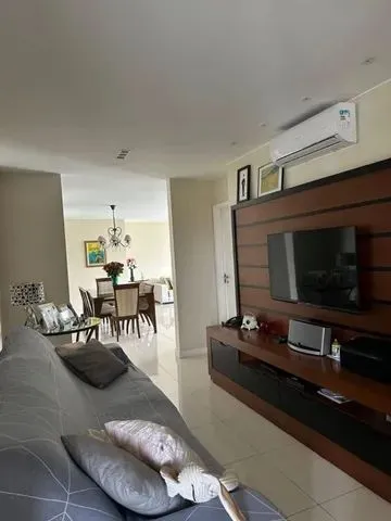 Apartamento com 4 dormitórios e 5 banheiros — photo 3