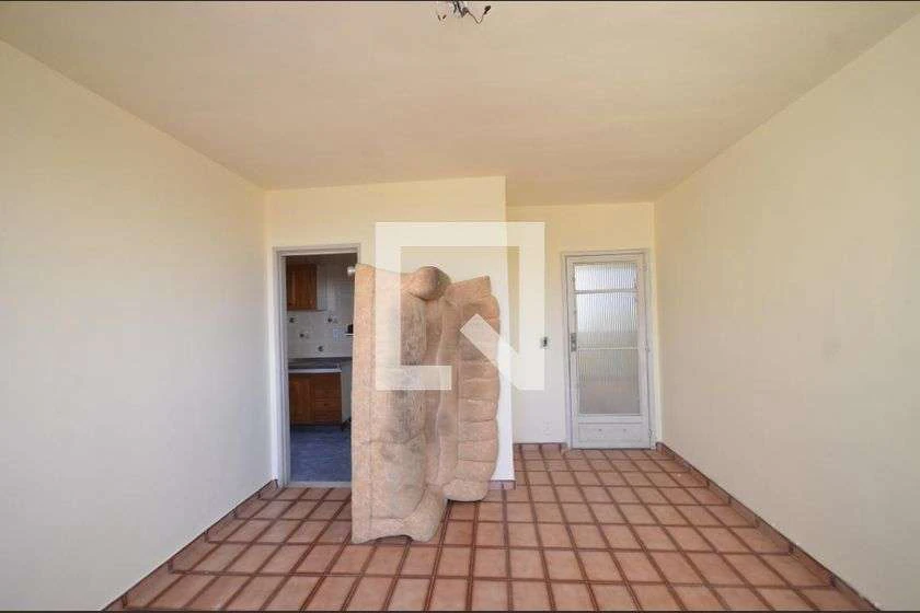 Apartamento com 2 quartos e box de vidro no banheiro — photo 21