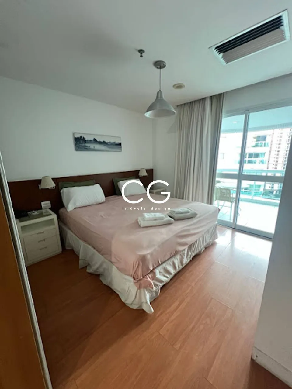 Furnished 1-bedroom apartment with glass-enclosed balcony — photo 5