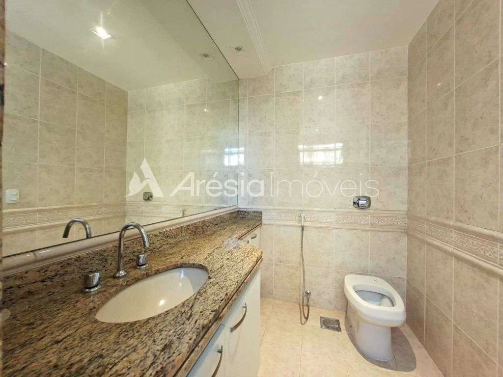 3-bedroom apartment with 140 m² and city-view windows — photo 10