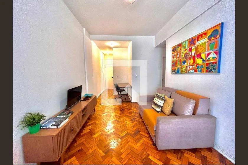 Furnished 1-bedroom apartment with a compact kitchen — photo 8