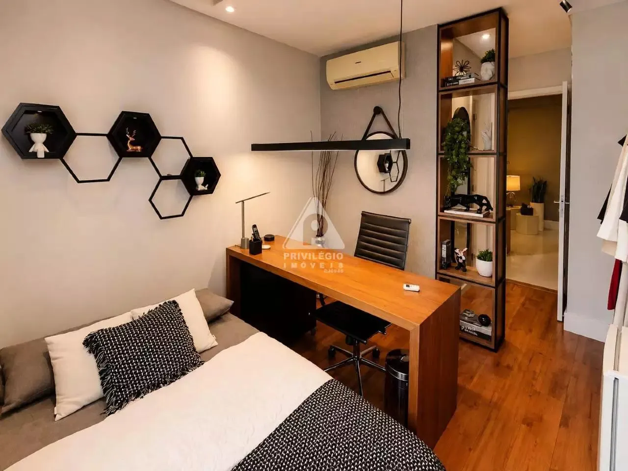 Apartamento mobiliado com 4 quartos e 5 banheiros — photo 12
