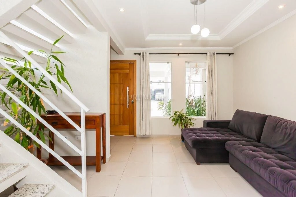 4-bedroom house with a walk-in closet in Curitiba — photo 33
