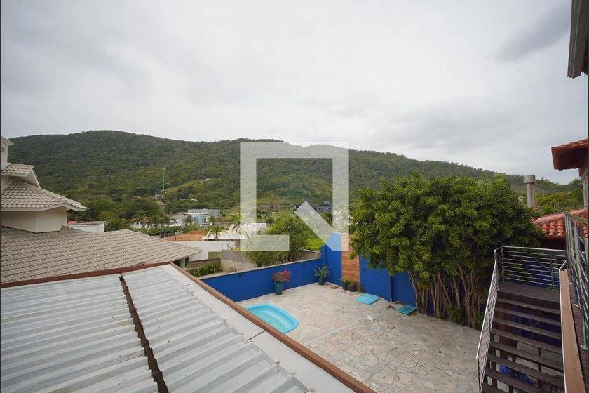 Floor-to-ceiling windows in a 4-bedroom house, 300 m² — photo 15