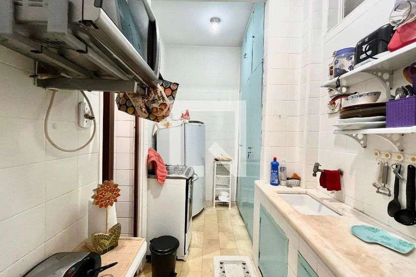 Furnished 40 m² apartment with 1 bedroom and 1 bathroom — photo 16