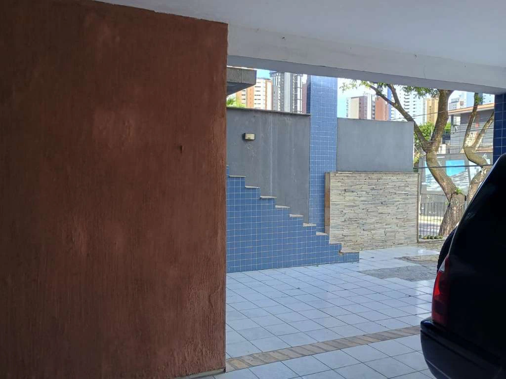 Орендна оселя з 4 спальнями з власними ванними на 600 м² — photo 3