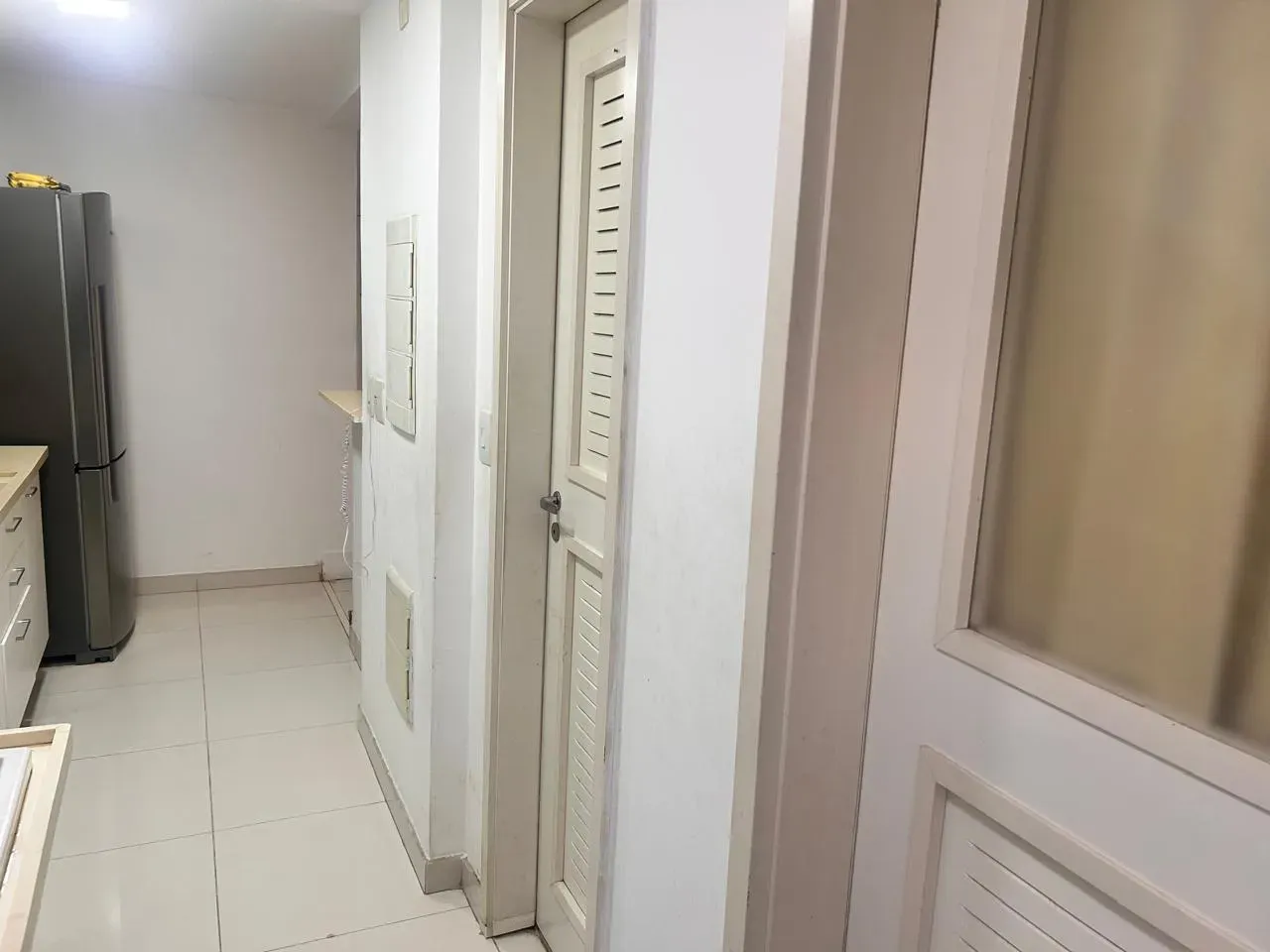 4-bedroom apartment with a grill on the balcony — photo 48