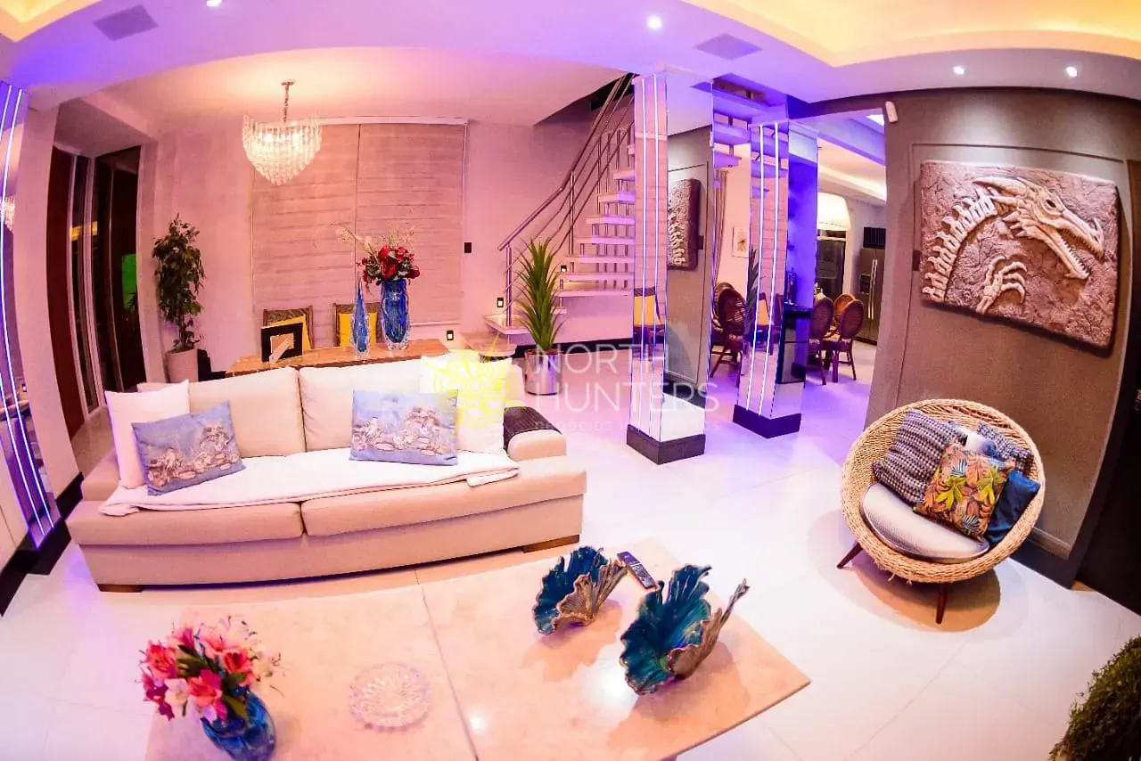 Casa con 5 dormitorios y cocina de concepto abierto — photo 12