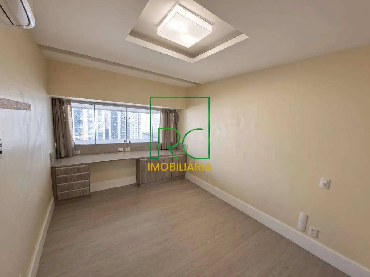 Apartamento de 300 m² com banheira e vista para a água — photo 19