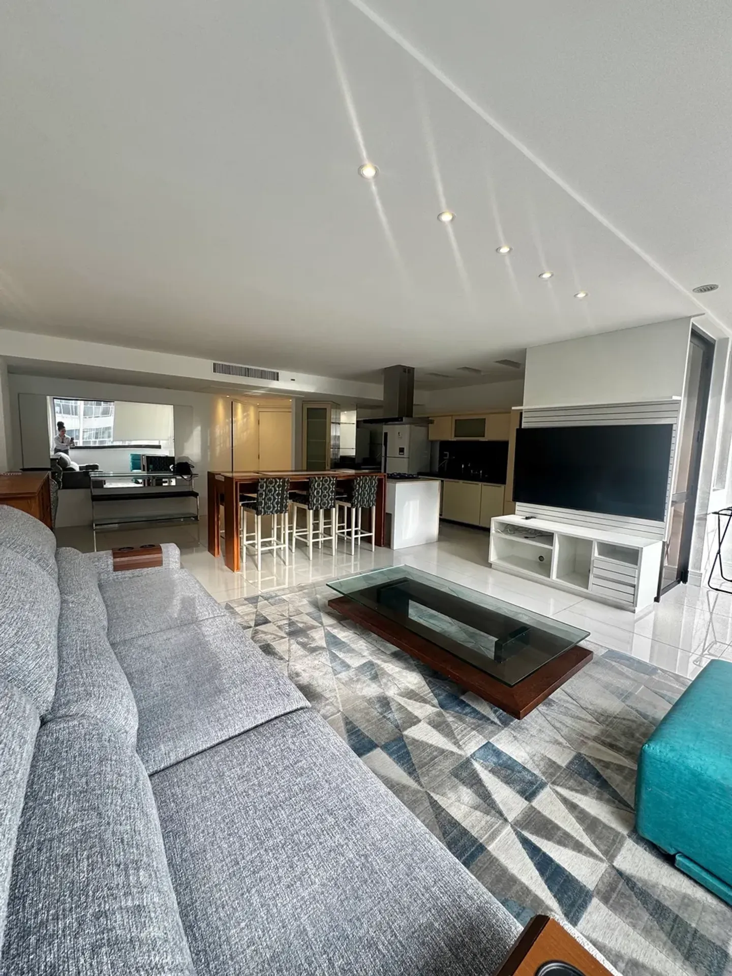 Apartamento mobiliado com 2 quartos e suíte — photo 2