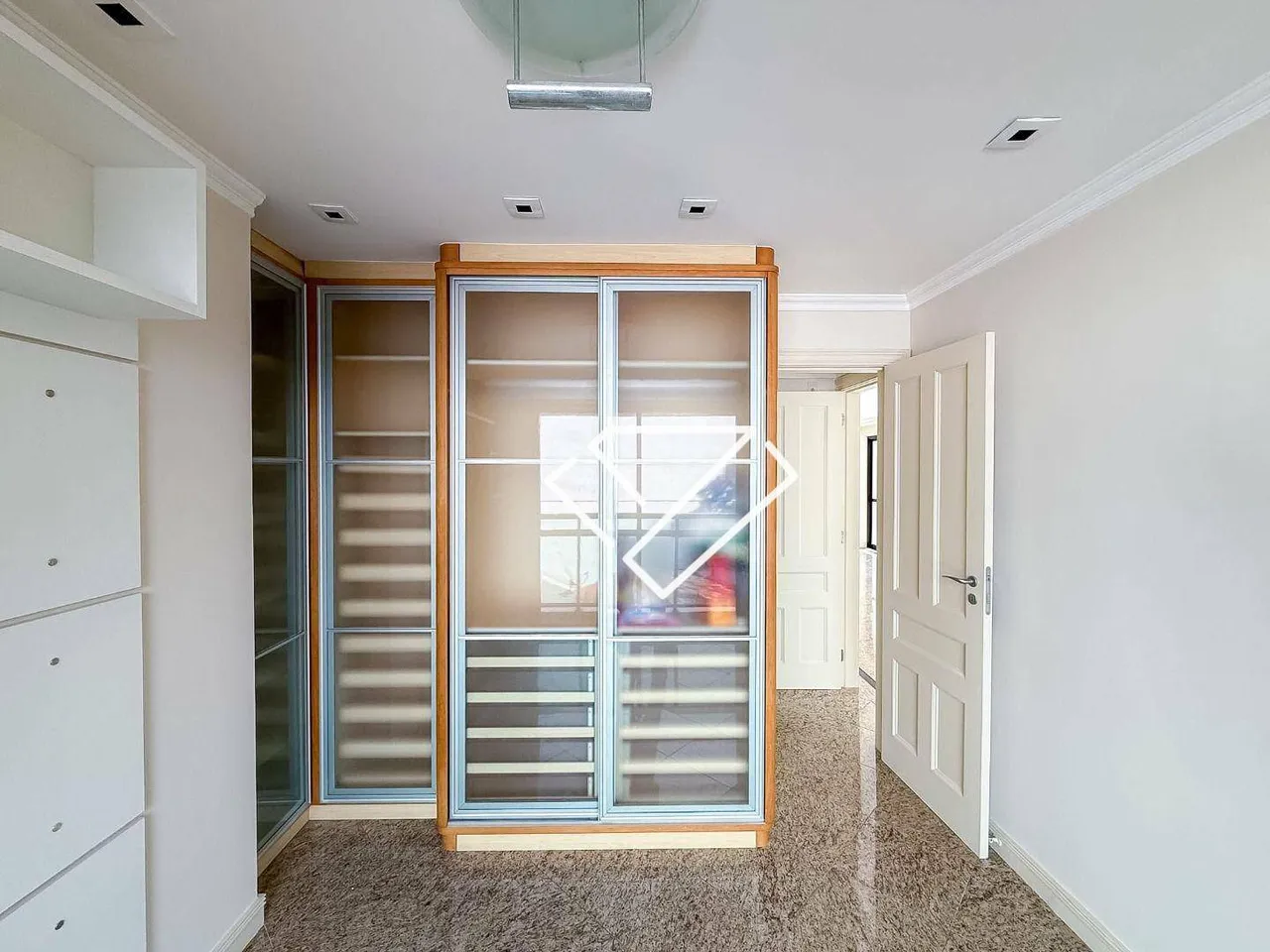 3-bedroom apartment with 165 m² and 3 parking spaces — photo 12