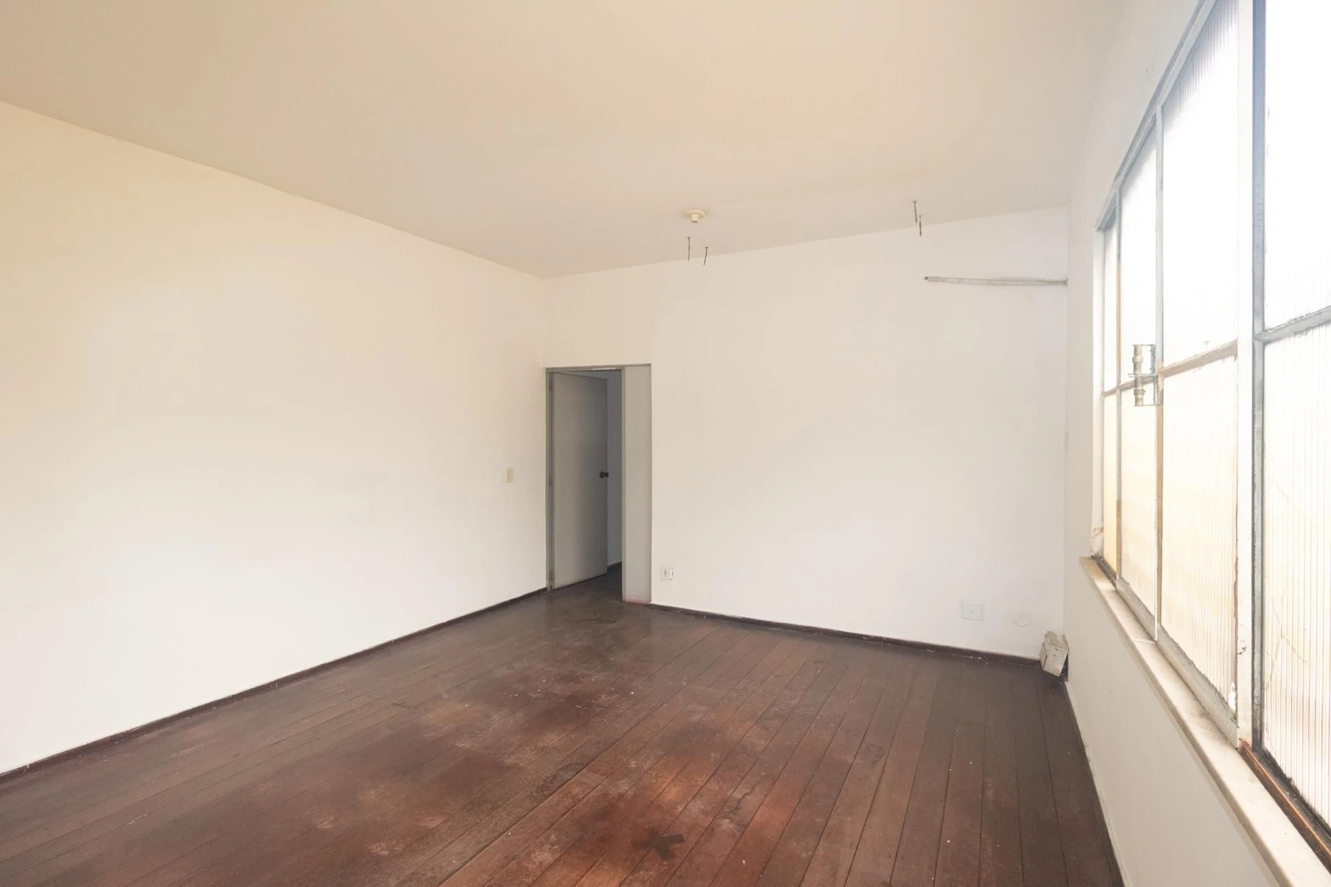 4-bedroom rental house with private garden and parking — photo 39