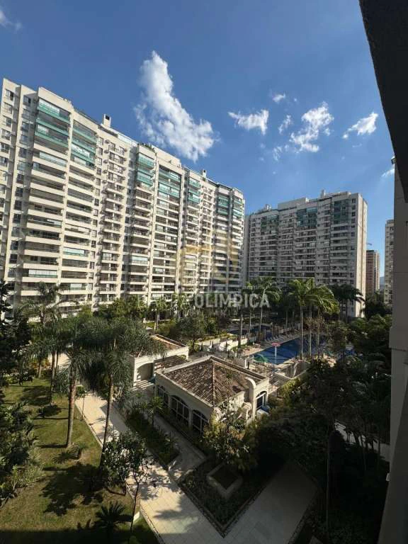 Furnished 2-bedroom apartment with a private BBQ — photo 17