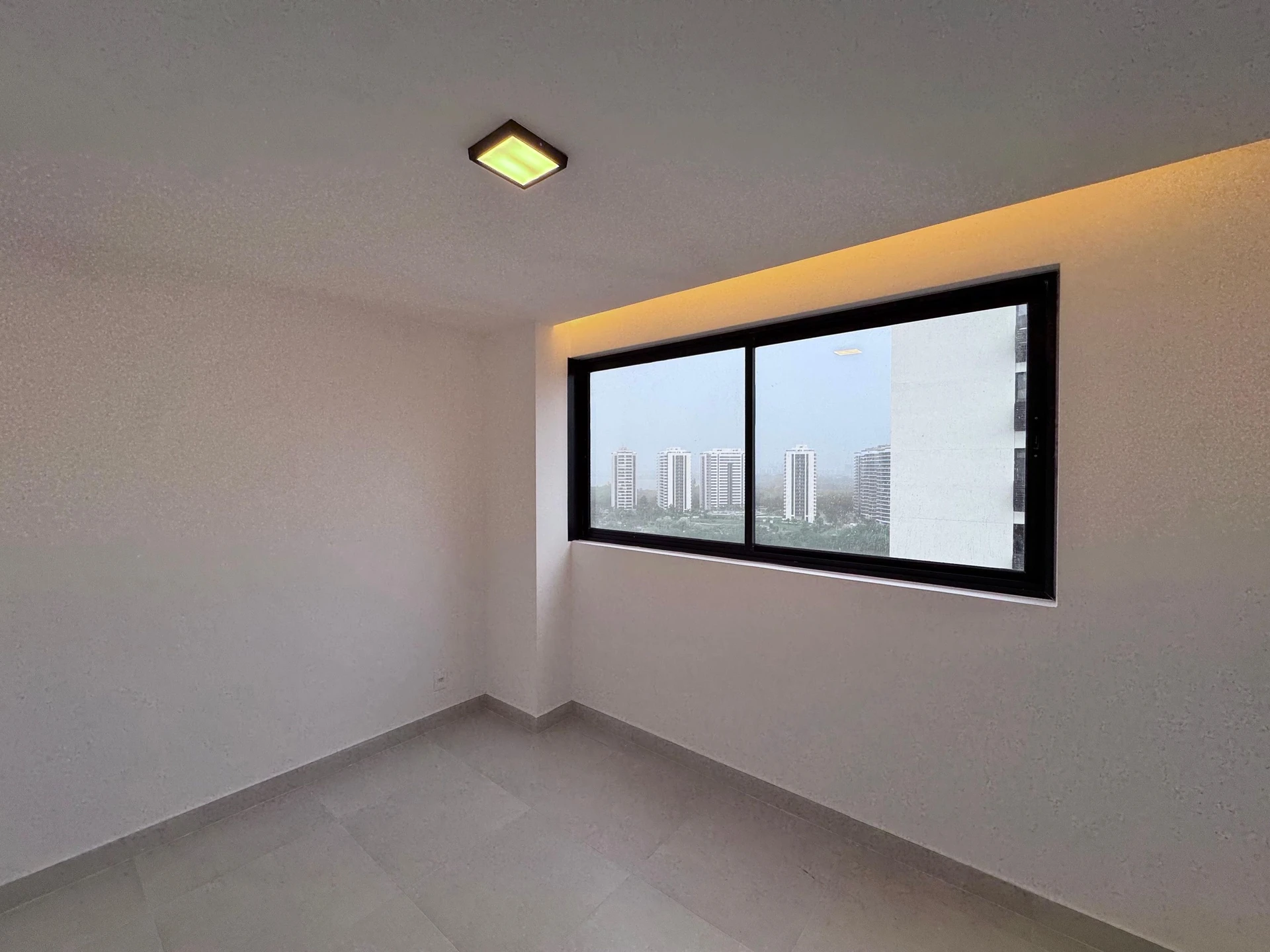 Apartamento amueblado de 3 dormitorios con balcón — photo 36