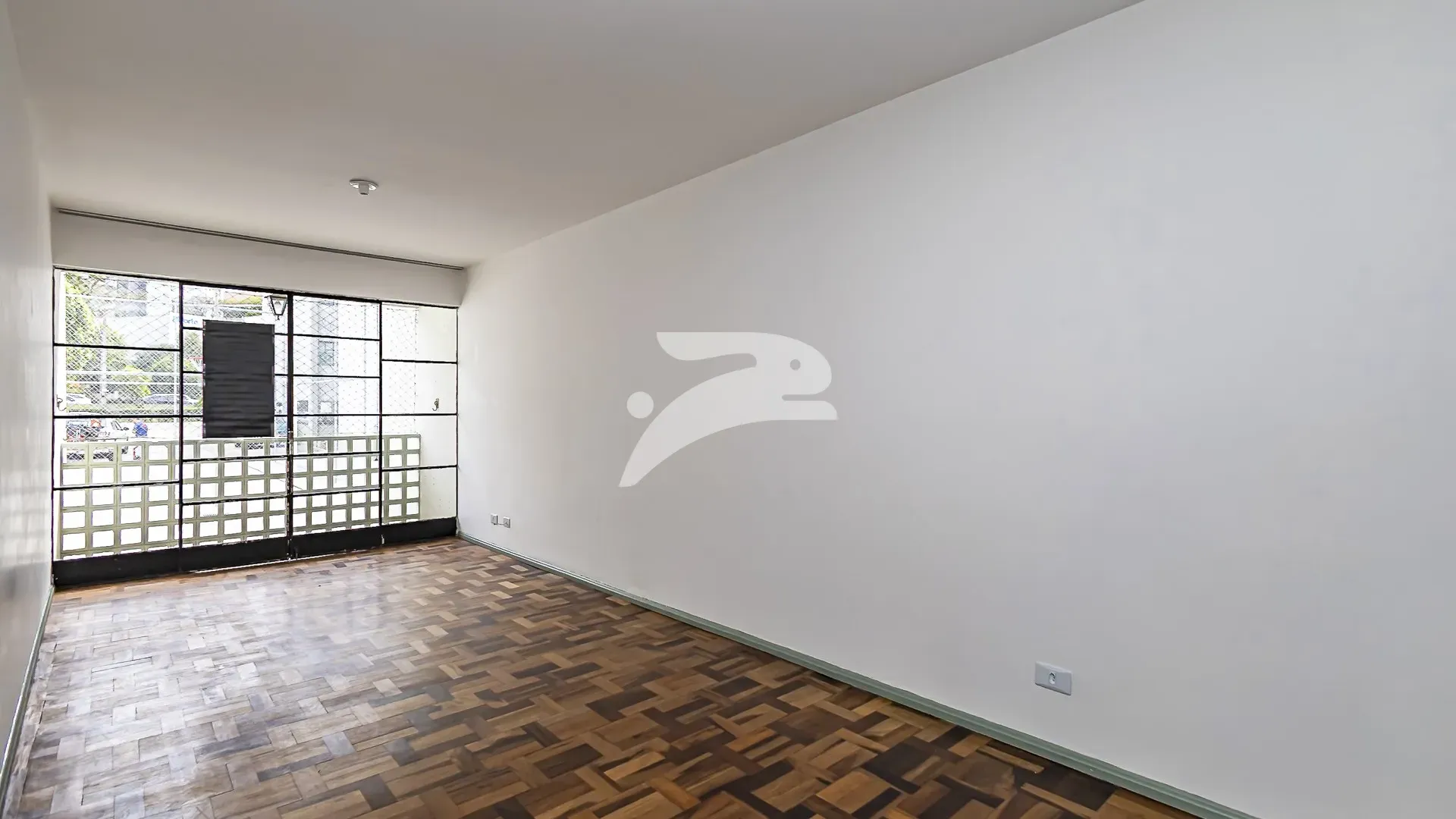 3-bedroom apartment with wood or laminate floors in Curitiba — photo 7
