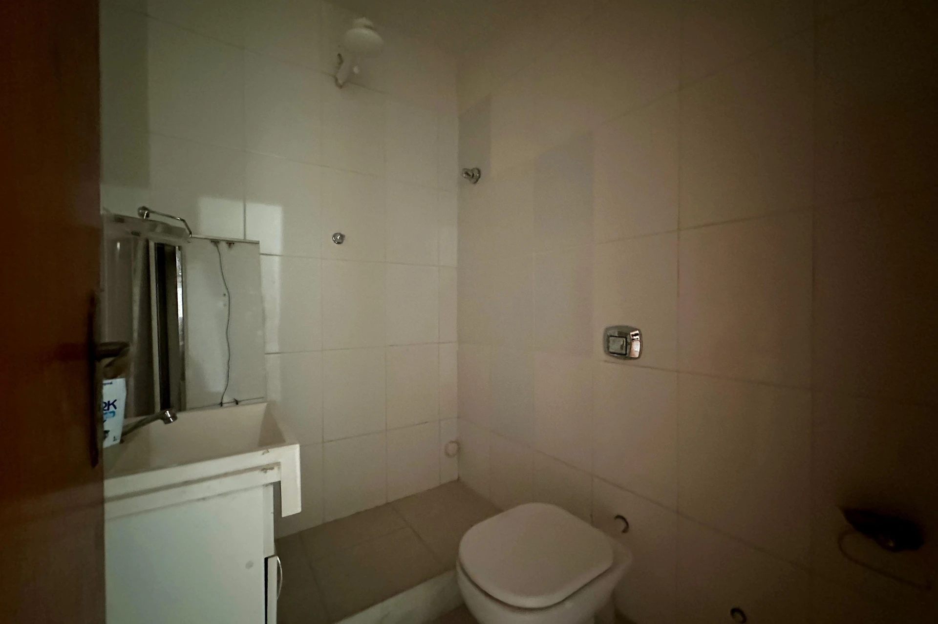1-bedroom, 1-bath apartment with no parking space — photo 14