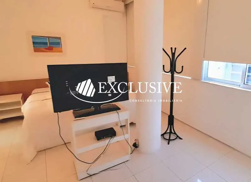 Duplex penthouse with an open kitchen and 2 bedrooms — photo 4