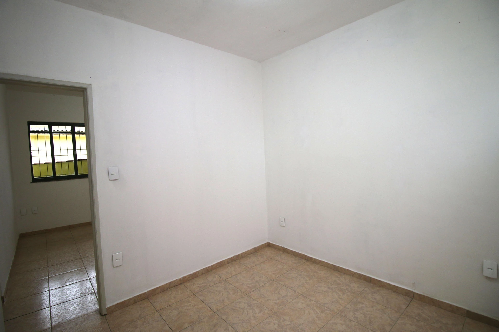 Casa sem mobília com 2 quartos e quintal privativo — photo 32