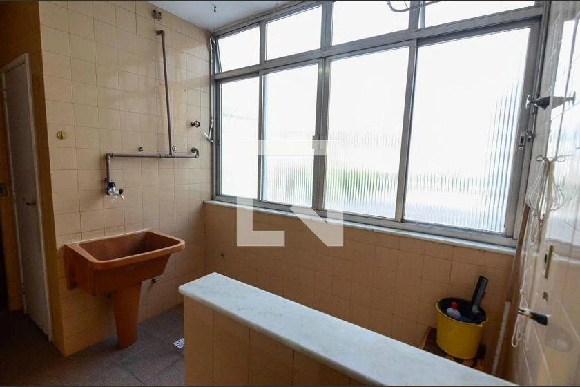 140 m² apartment with 4 bedrooms and 1 en-suite — photo 47