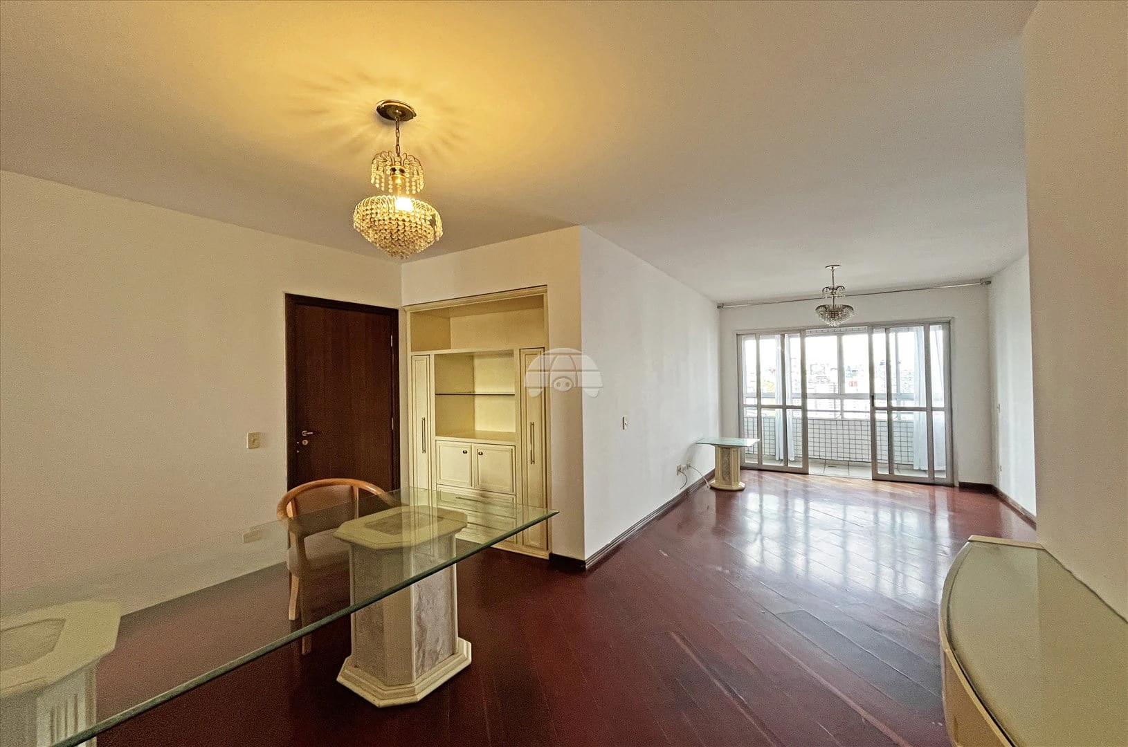 3-bedroom apartment with wood or laminate floors in Curitiba — photo 3