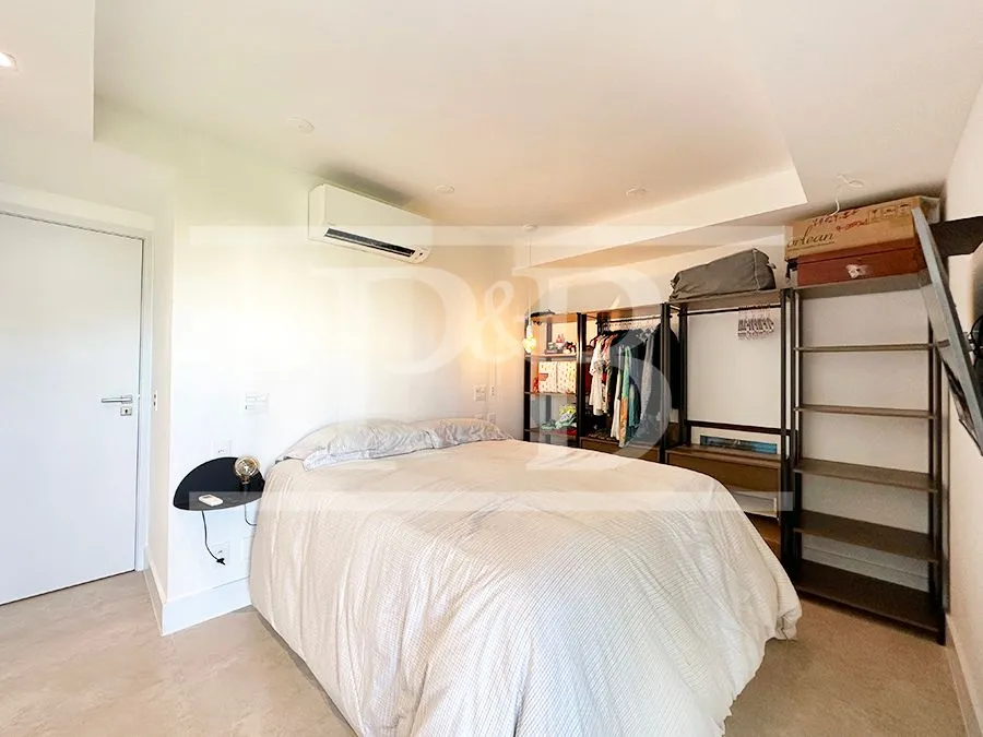 Furnished 2-bedroom apartment with enclosed balcony — photo 10