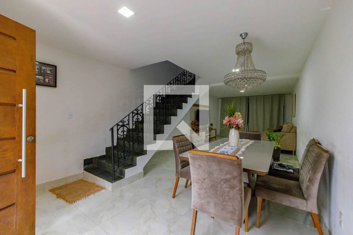 Furnished house with 3 bedrooms and 3 parking spaces