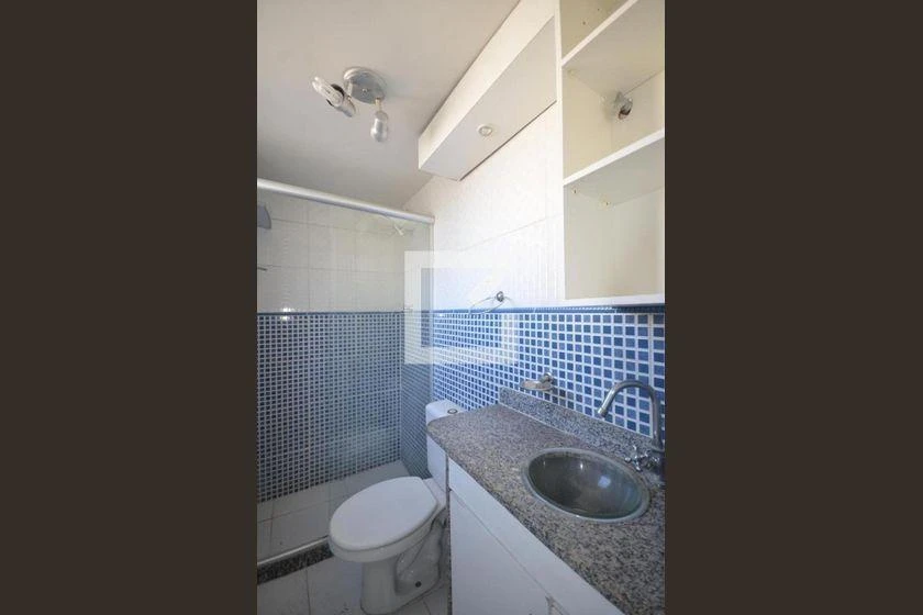 2-bedroom apartment with a glass shower box and pets allowed — photo 32