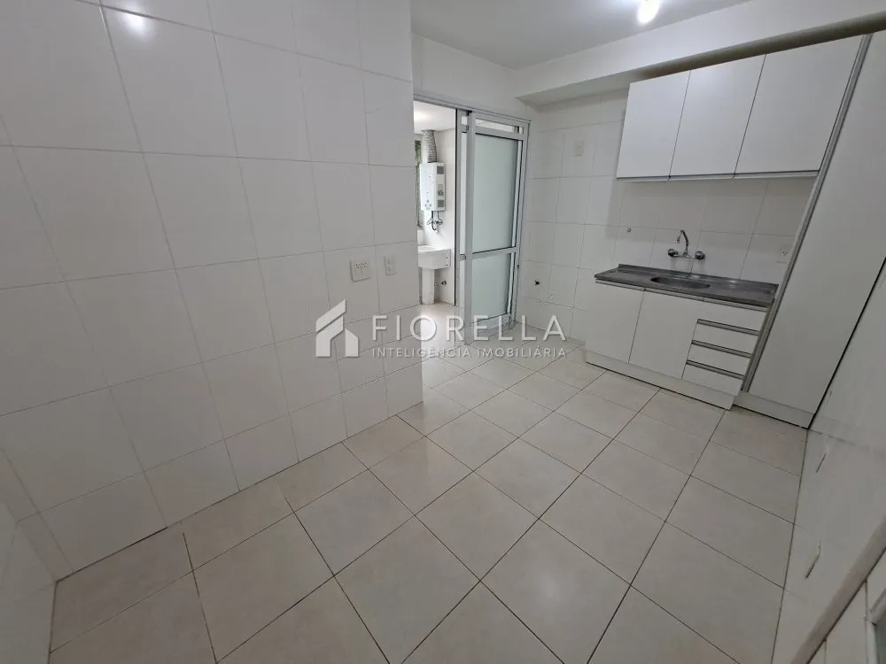 Apartamento de 130 m² com 3 dormitórios e 1 suíte