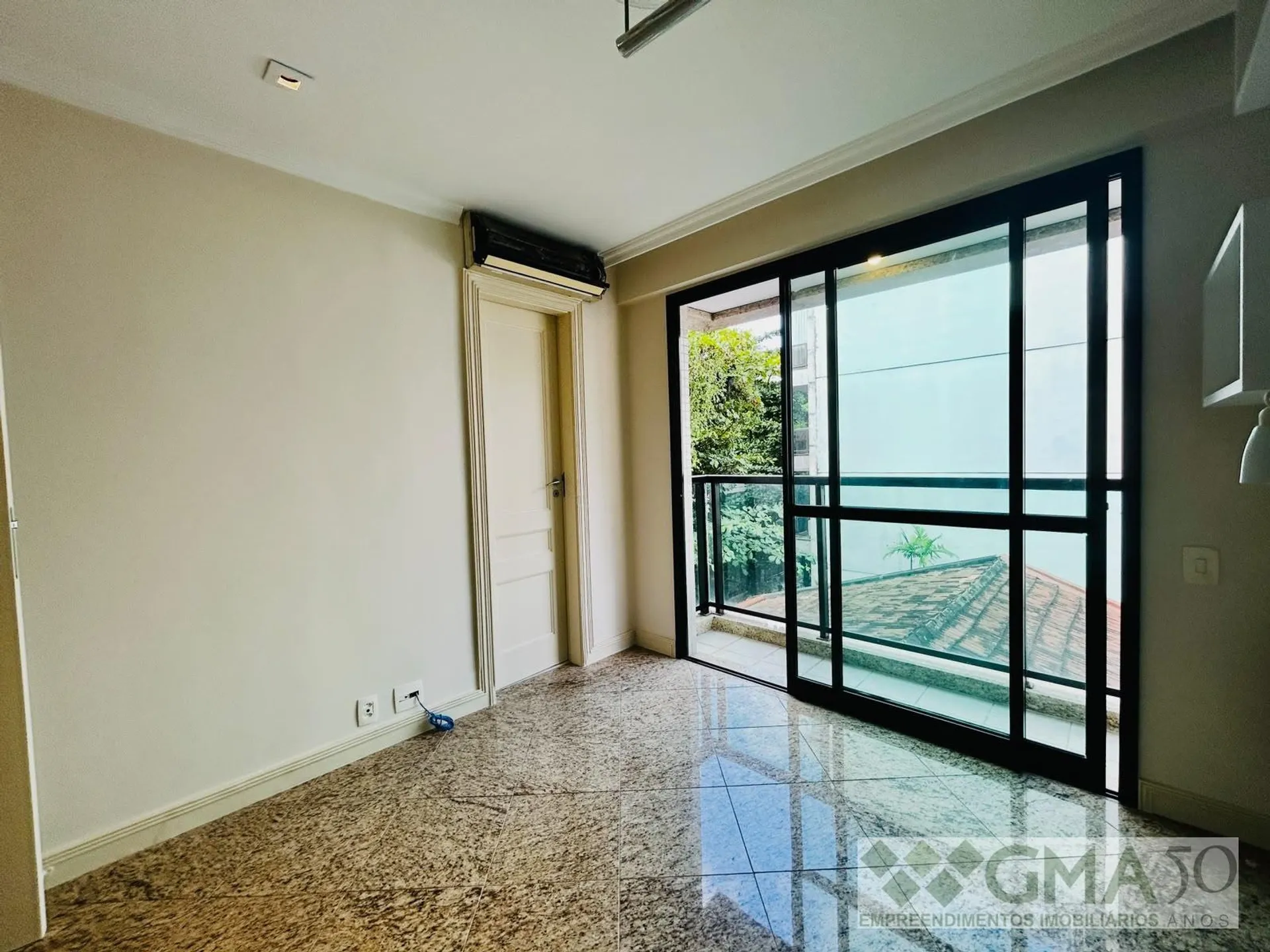 Apartment, 175 m², with a glass-enclosed balcony — photo 11