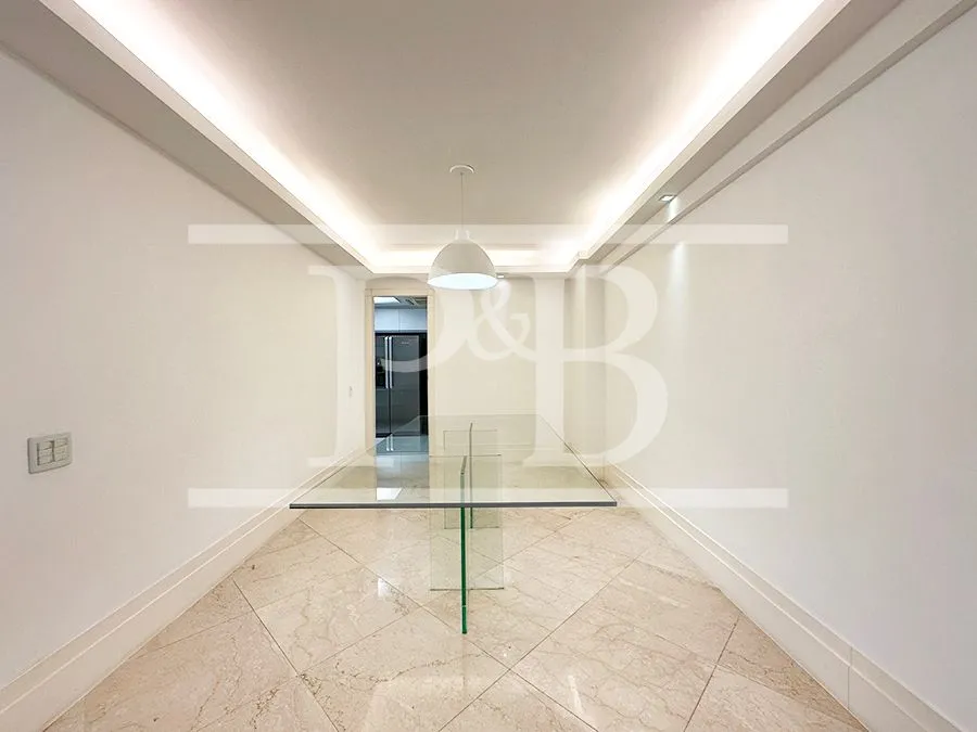 Apartamento com 2 quartos e varanda de vidro fechada — photo 9