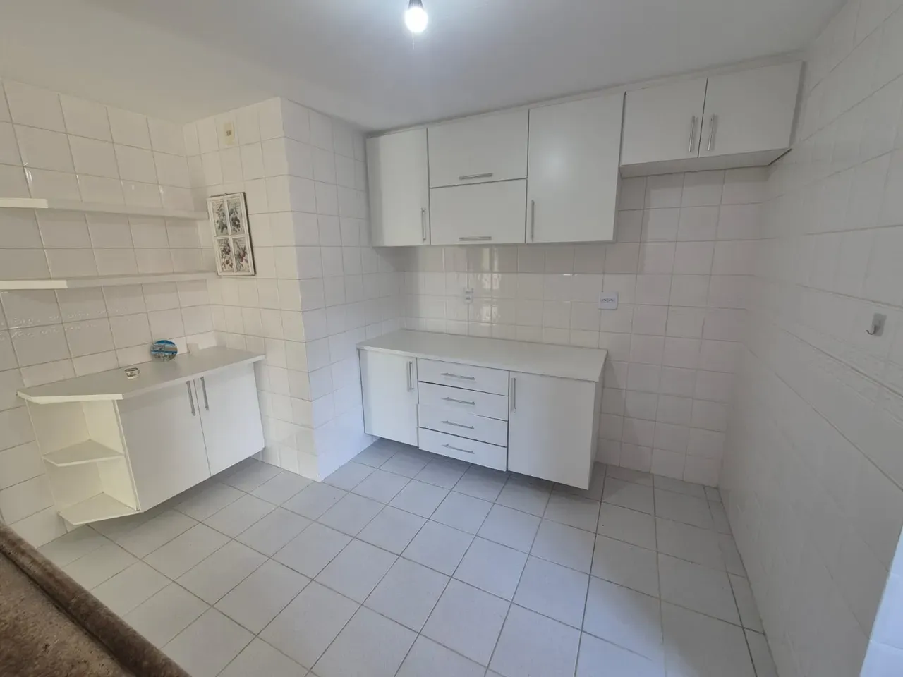 Glass-enclosed balcony in a 3-bedroom apartment, 115 m²