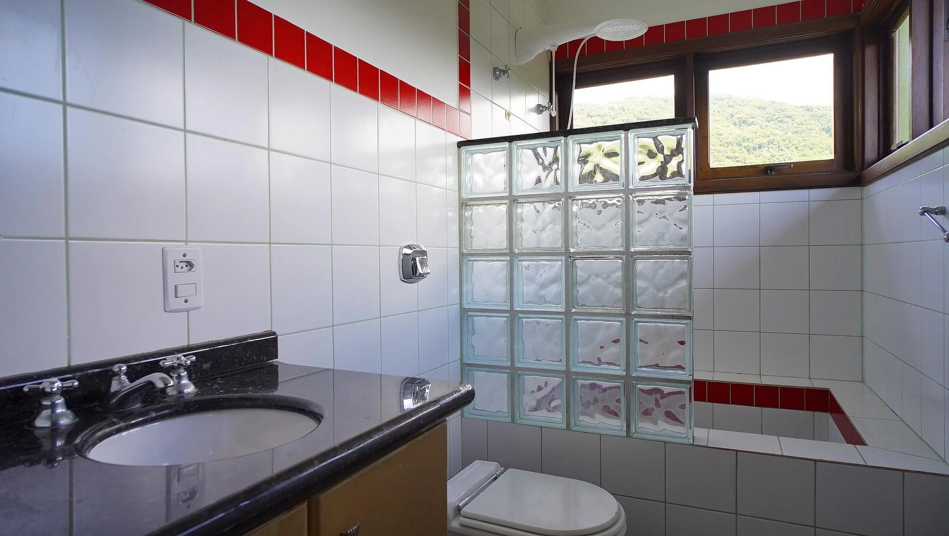 Панорамні вікна та 4 спальні: будинок 735 м² — photo 18