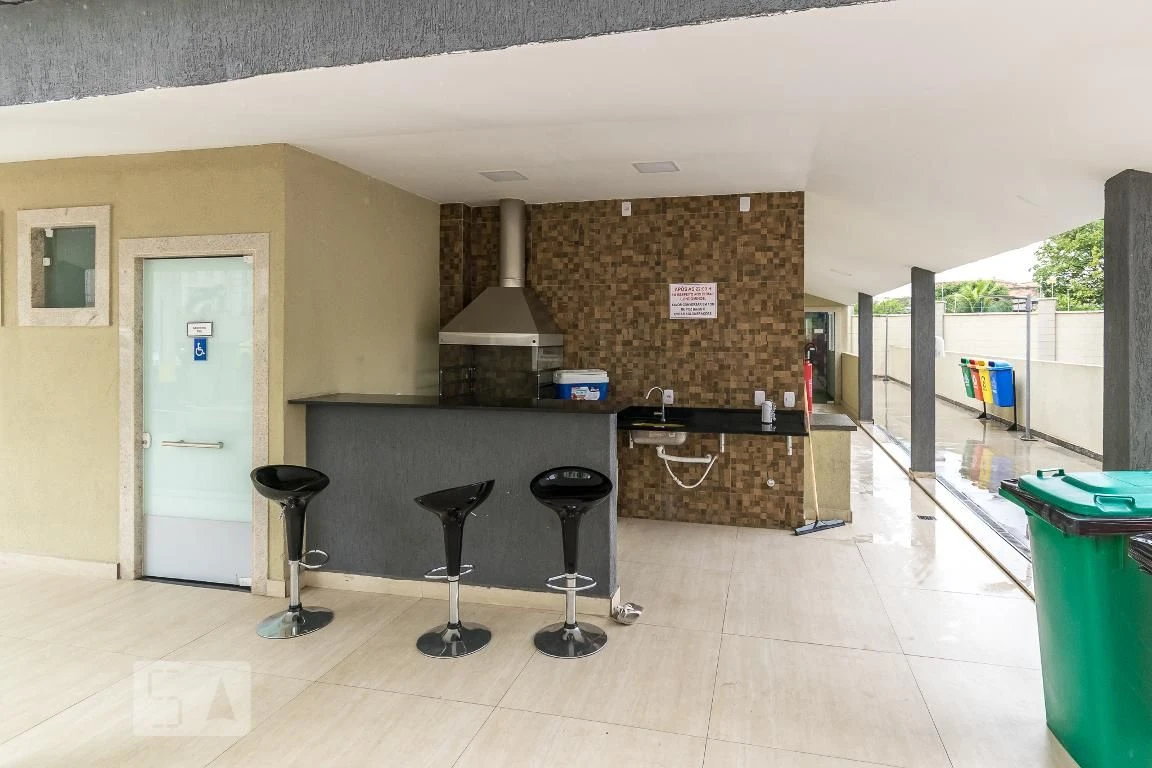 2-bedroom apartment in a building with a pool — photo 25